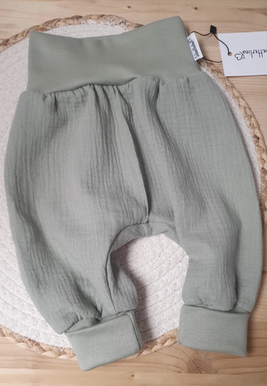 Musselinhose dusty green 
