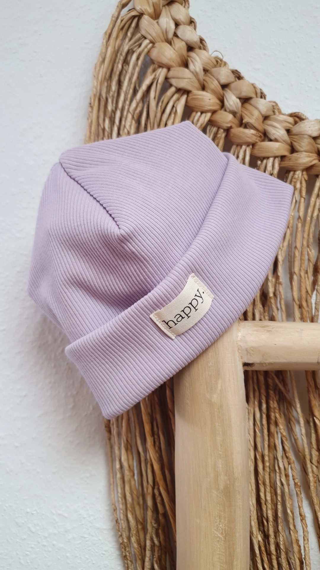 Rib Beanie flieder mit Patch happy