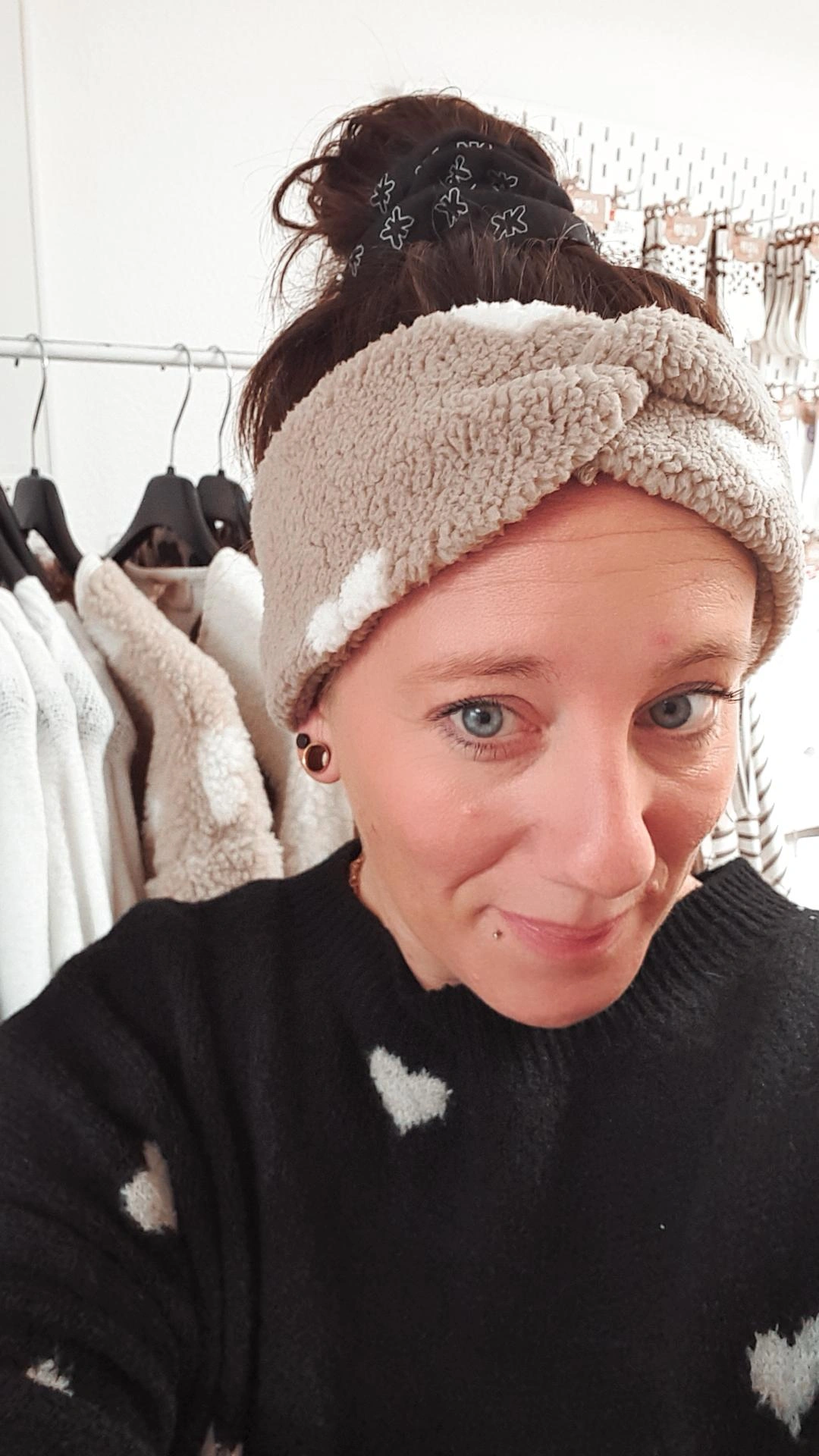 Stirnband Teddyplüsch Herzen dunkelbeige Mini&me 