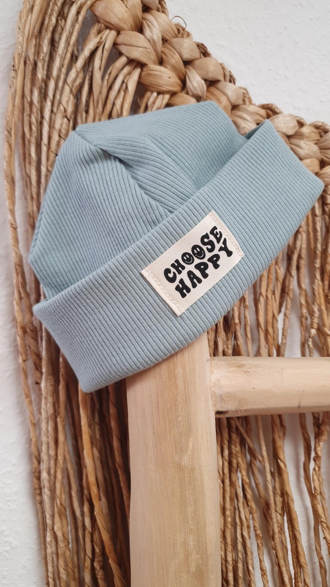 Rib Beanie Meerblau mit Patch choose happy  