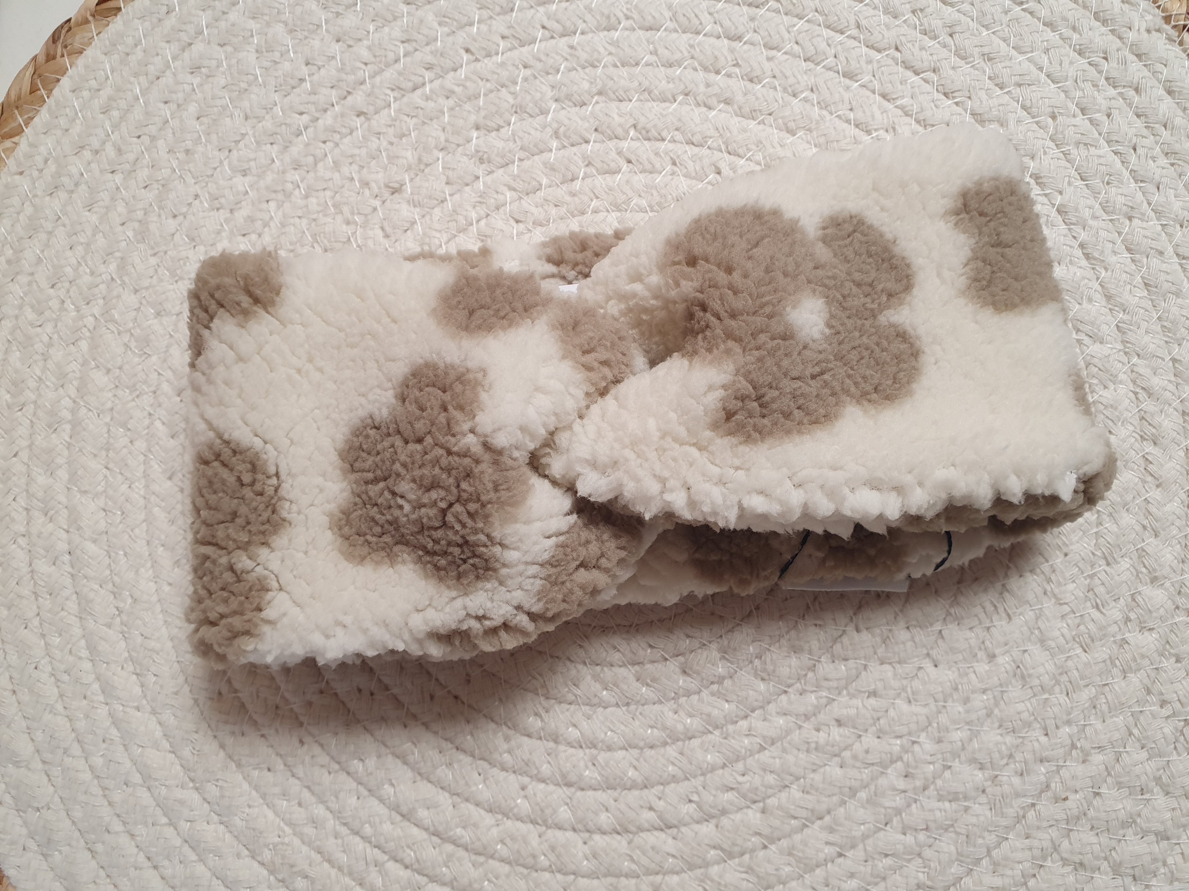 Stirnband Teddyplüsch Blumen hellbeige