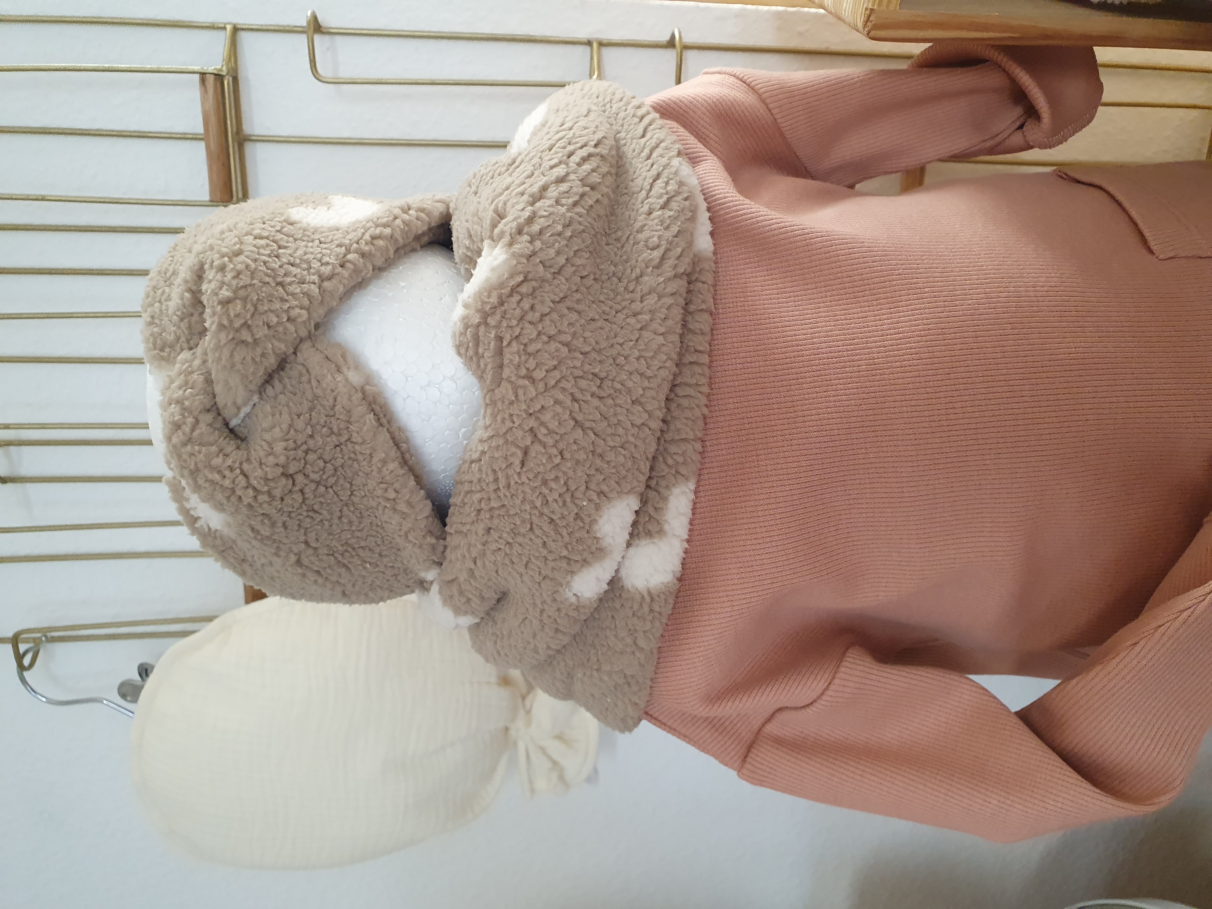 Loopschal Teddyplüsch Herzen dunkelbeige