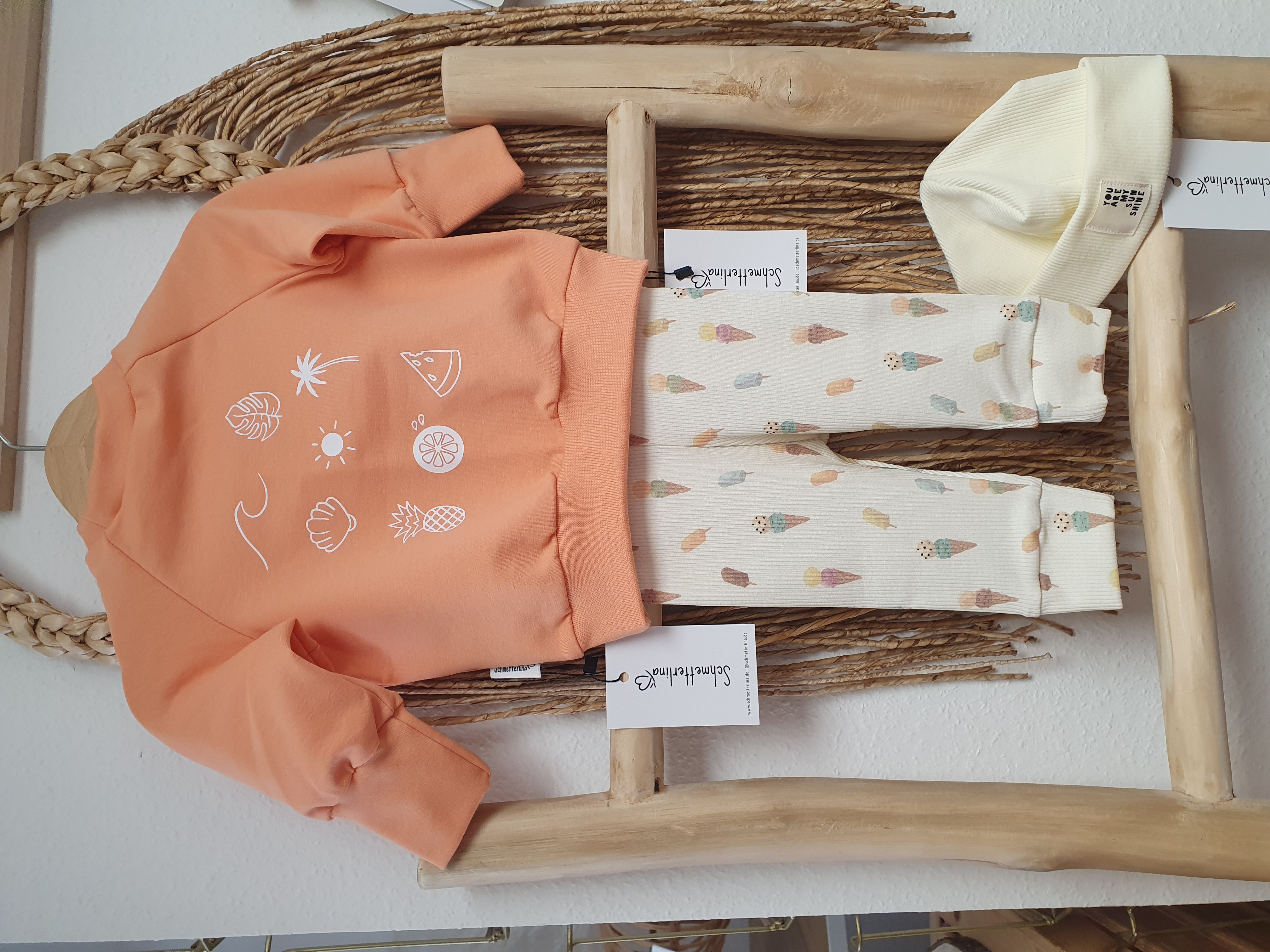 Sweater apricot mit Rückenprint 
